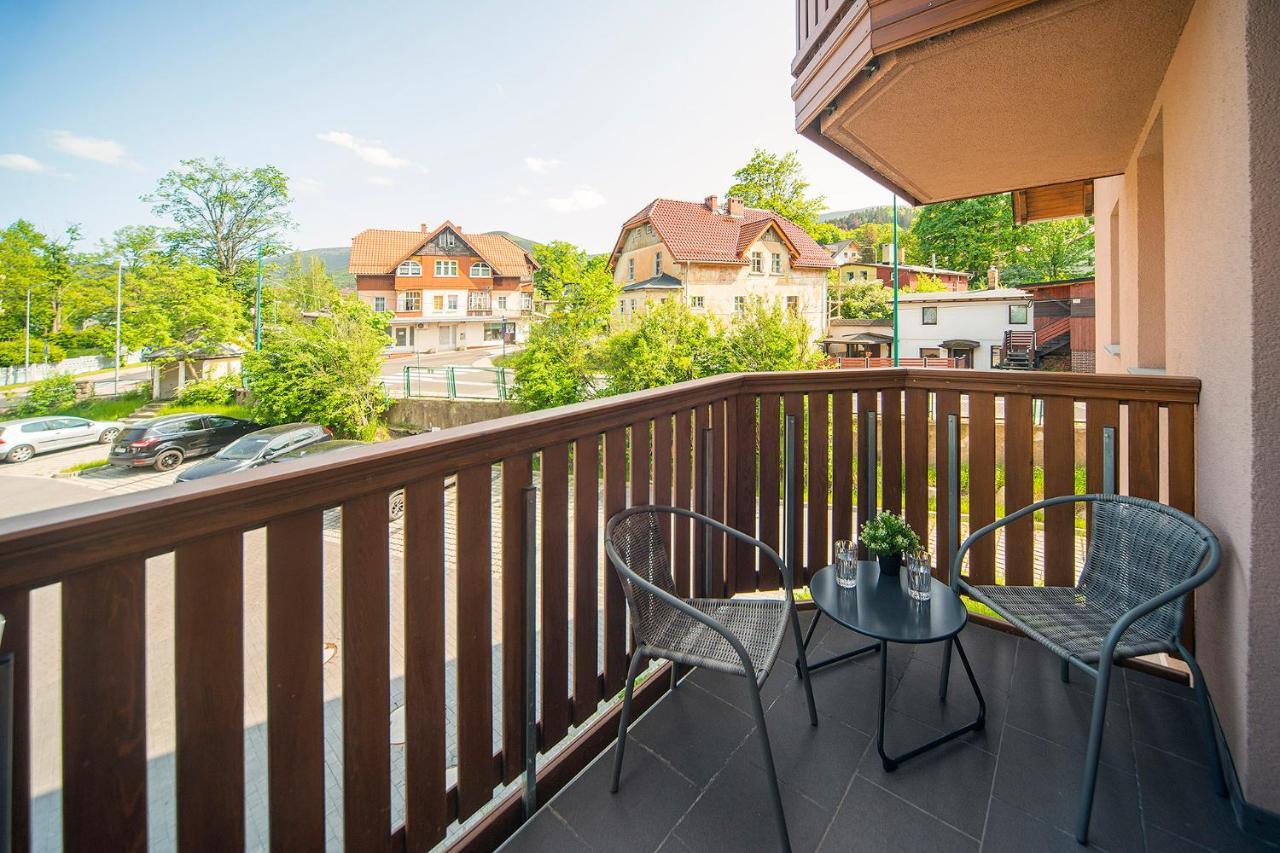 Apartamenty Sun Seasons 24 - Nad Lomnica 14 Centrum คาร์ปัตซ์ ภายนอก รูปภาพ